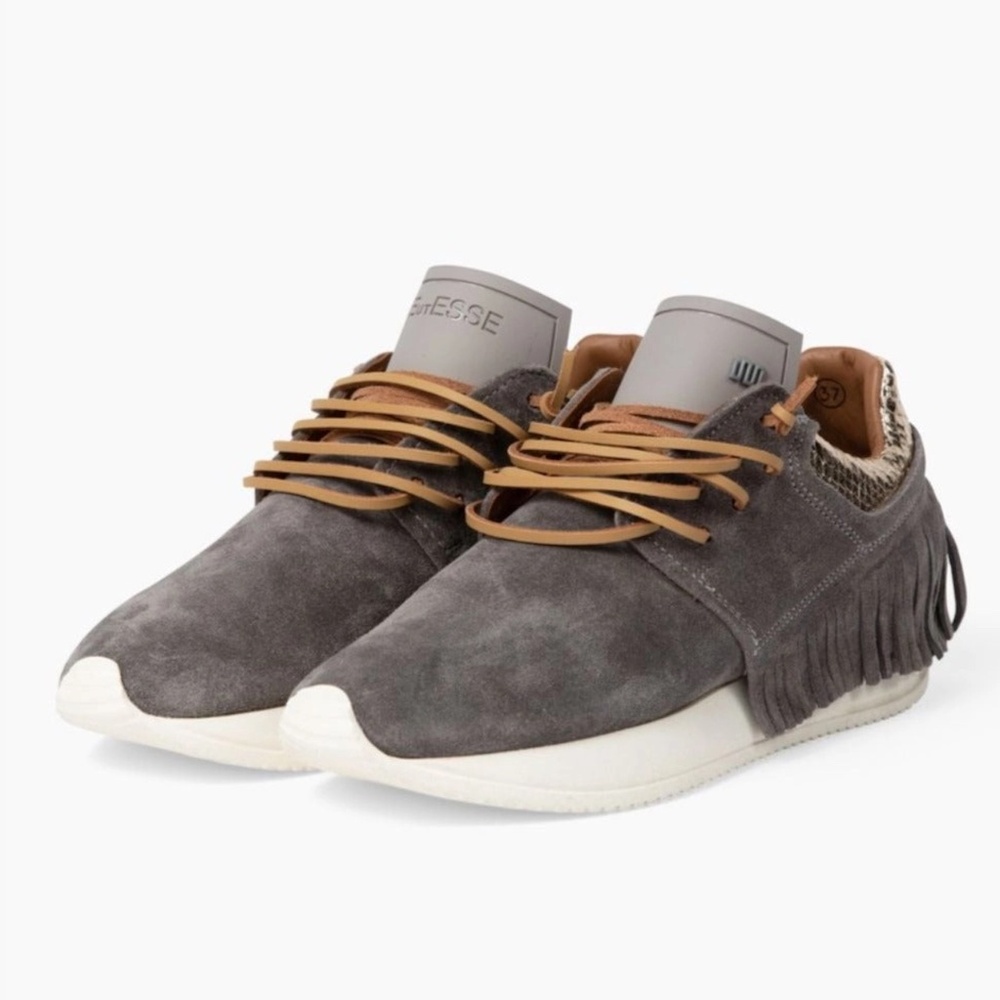 Esseutesse Suede Fringe Sneaker - Grey